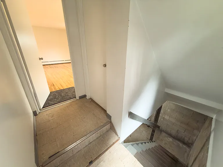 104 Brilliant Ave #A — Photo 23