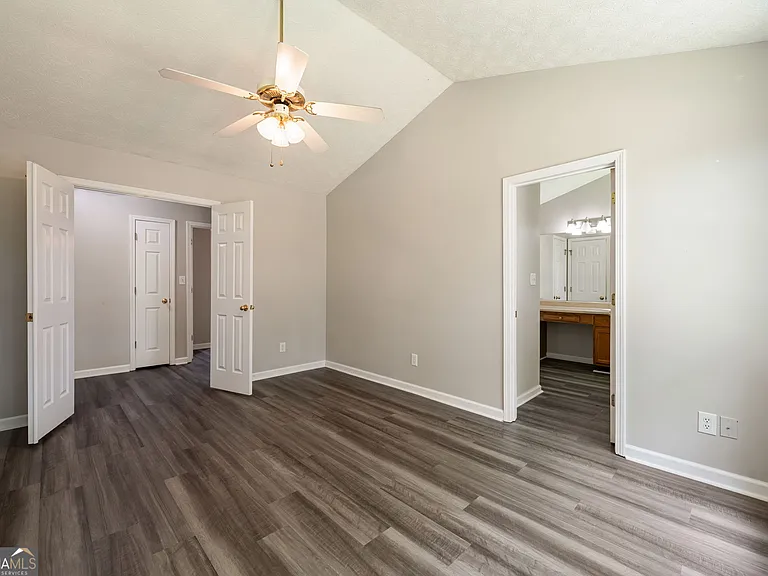 209 Garrison Chase — Photo 20