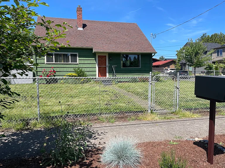 10625 SE Boise St — Photo 3