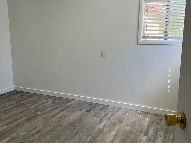 514 Laurel St — Photo 18