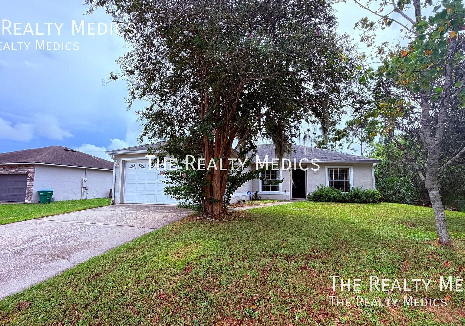 Stylish 3Bedroom Home with Spacious Yard in Deltona Lakes! — Photo 3