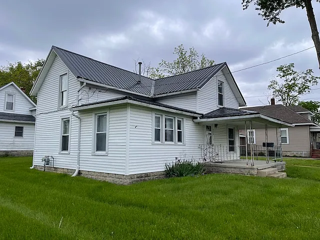 620 E Crawford St — Photo 3
