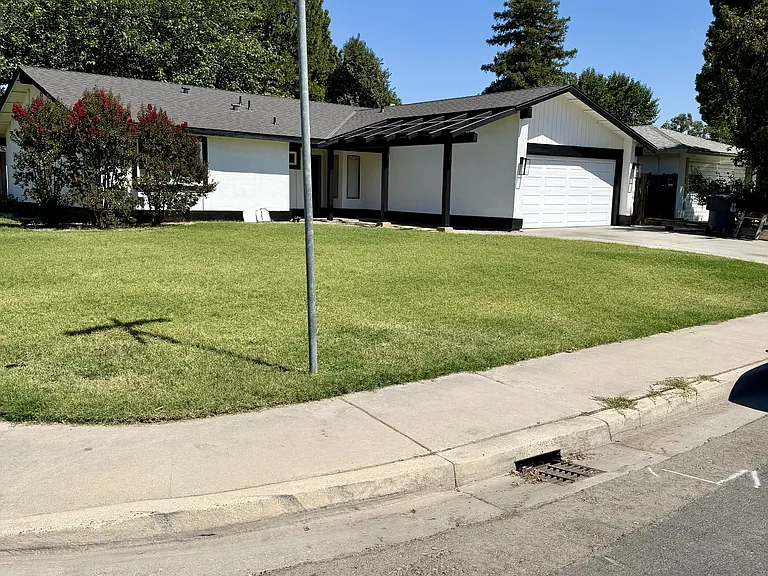 814 S Cindy St — Photo 5