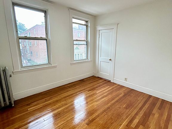 3rd image of 15 Scottfield Rd