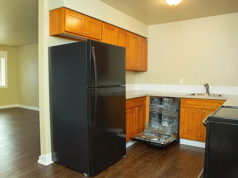 2341 N Lombard St — Photo 4