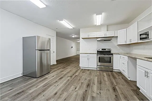 2 bed, 1.0 bath, 1000 sqft, $1,300 — Photo 3