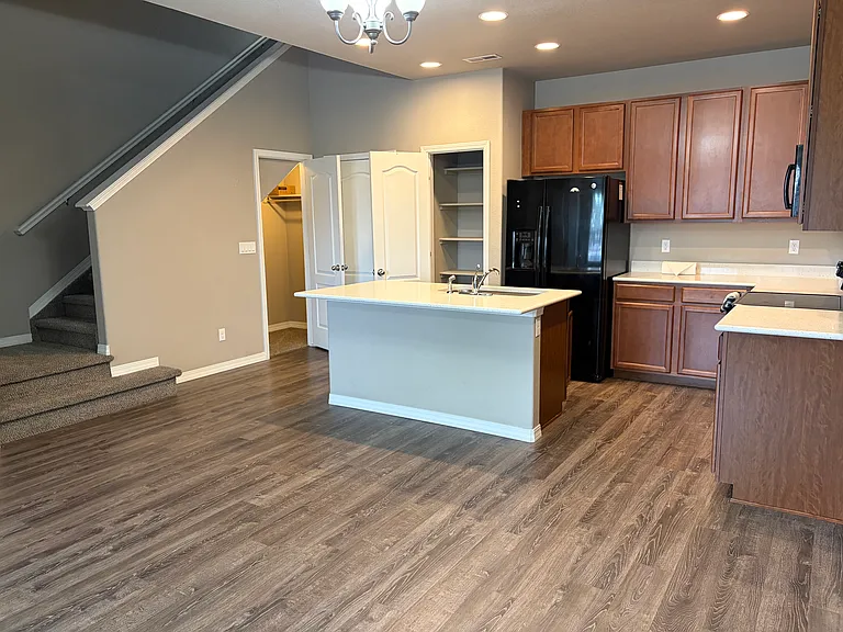 445 Eclipse Dr — Photo 6