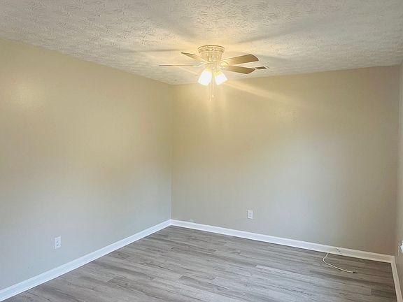 4th image of 125 Pine Ter #135