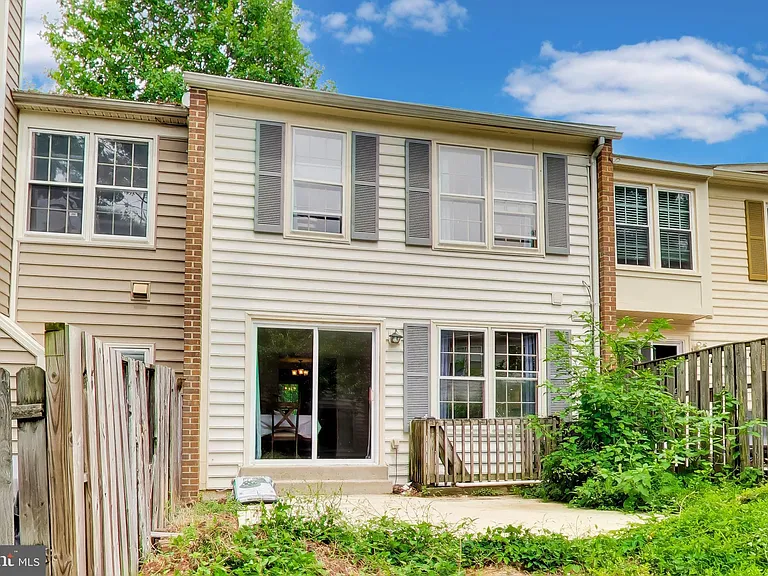 10075 Maple Leaf Dr — Photo 12