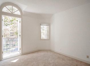 311 N Almont Dr, Beverly Hills, CA 90211