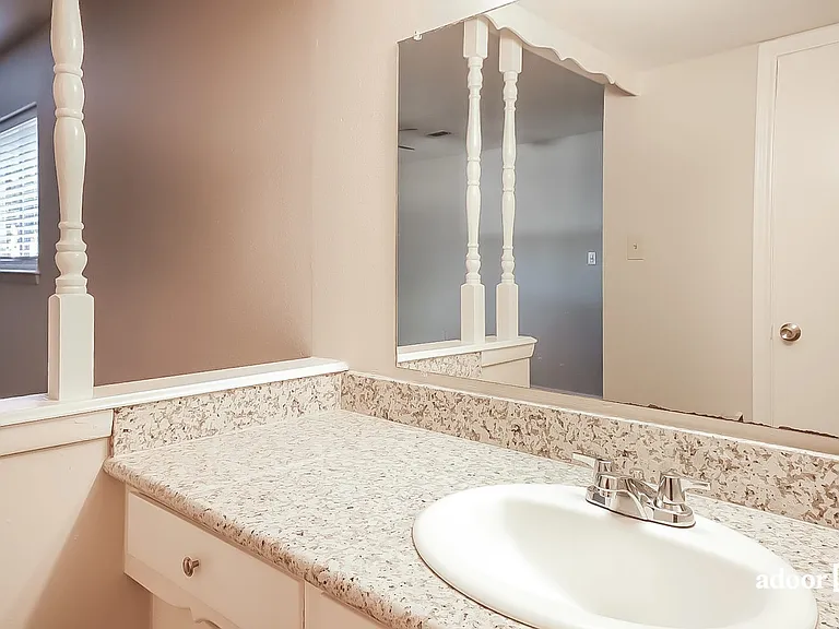 210 Castlewood Dr — Photo 13