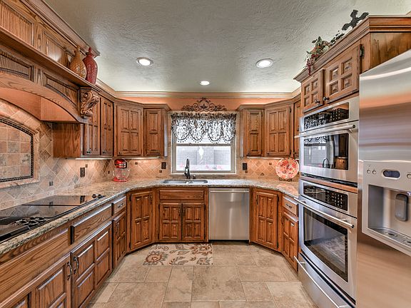 5th image of 8108 Brownsville Ln