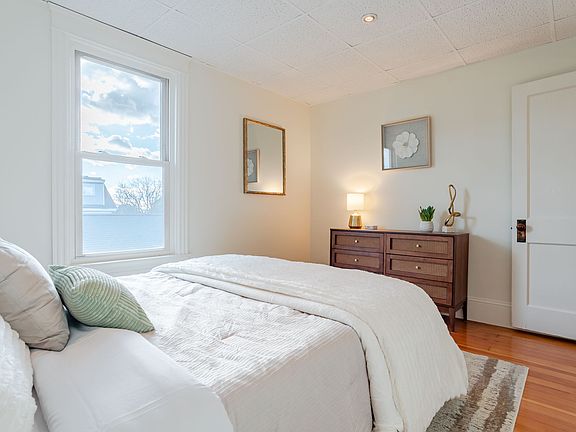 5th image of 50 Montreal St APT 3