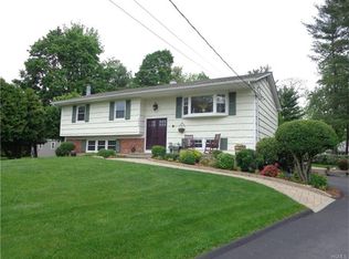 2890 Boston Ct, Yorktown Heights, NY 10598