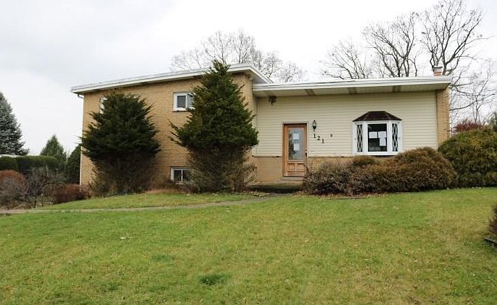 1st image of 121 Horseshoe Dr