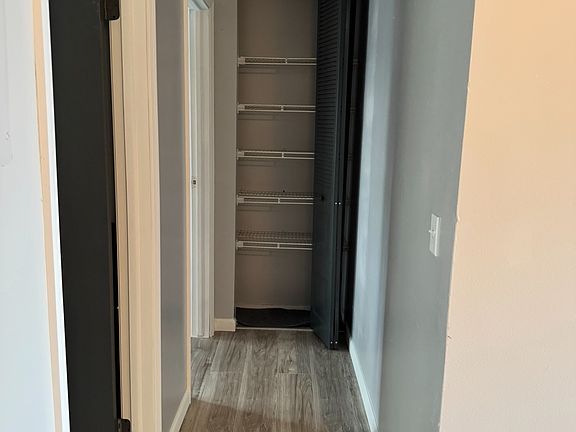 4th image of 4918 Silver Oaks Vlg