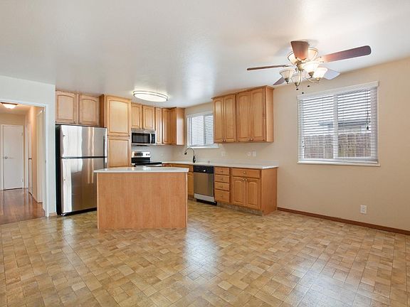 5th image of 83 Shelbourne Ave