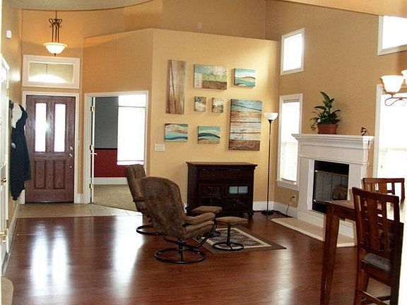 5th image of 1027 Tiburon Way