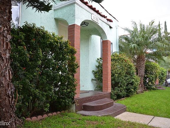3rd image of 1128 N Mariposa Ave