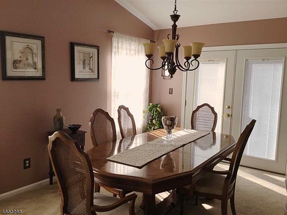 4th image of 29 Fieldstone Dr