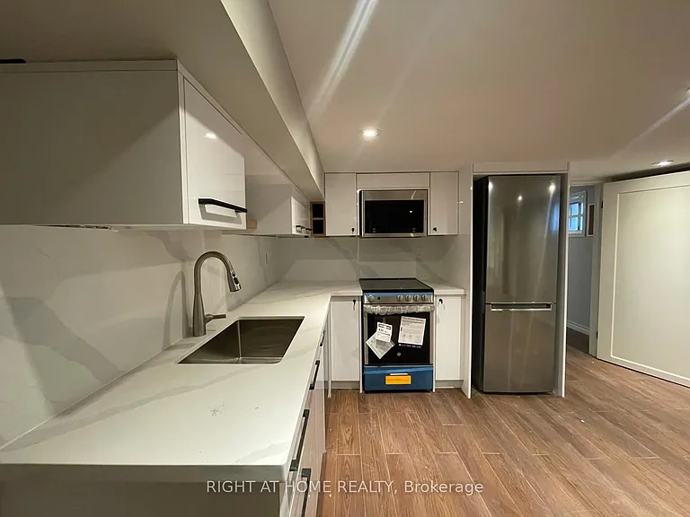 807 Dupont St #B — Photo 1