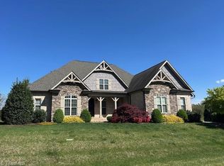 7500 Carignan Ct, Kernersville, NC 27284