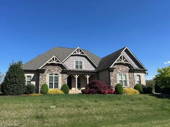 7500 Carignan Ct, Kernersville, NC 27284