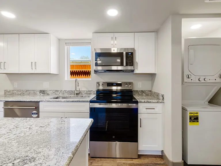 1720 E Edison St — Photo 19
