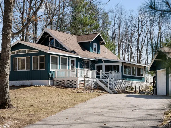 13057 Caulkins Lake Rd, Johannesburg, MI 49751