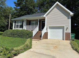 3901 Valencia Ct, Jamestown, NC 27282