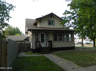 421 E 10th Ave, Webster, SD 57274