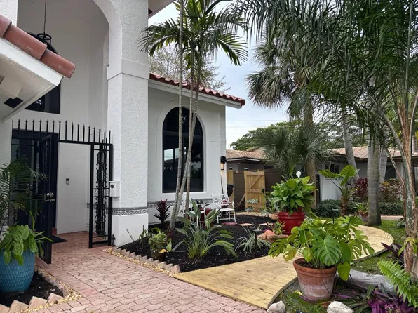 307 N Highland Dr, Hollywood, FL 33021