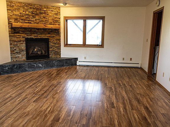 5th image of 3275 Riverview Dr #B