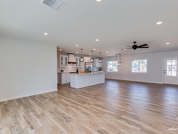5th image of 415 E Wigwam Blvd