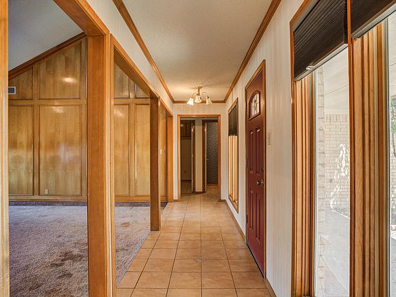 4th image of 5820 80th St