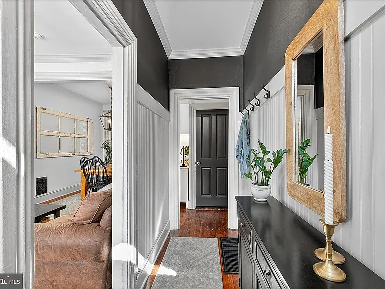 403 N Queen St — Photo 7