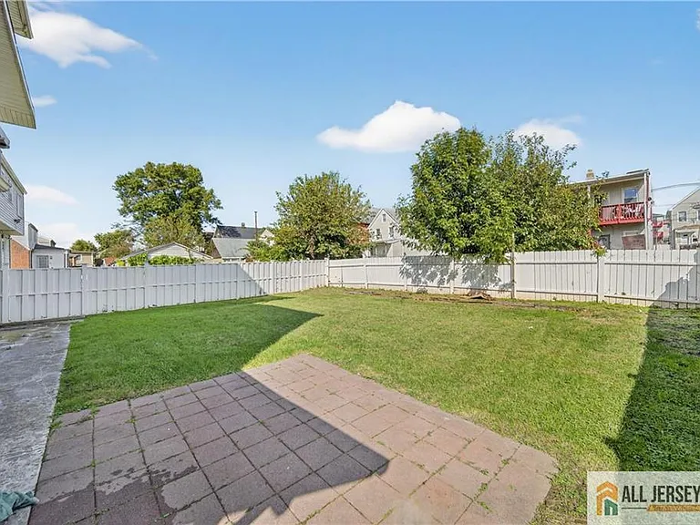 19 Harris St — Photo 16