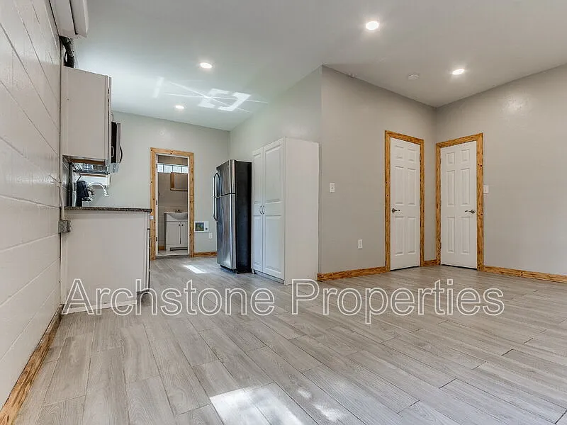 1 bed, 1.0 bath, 704 sqft, $800 — Photo 3