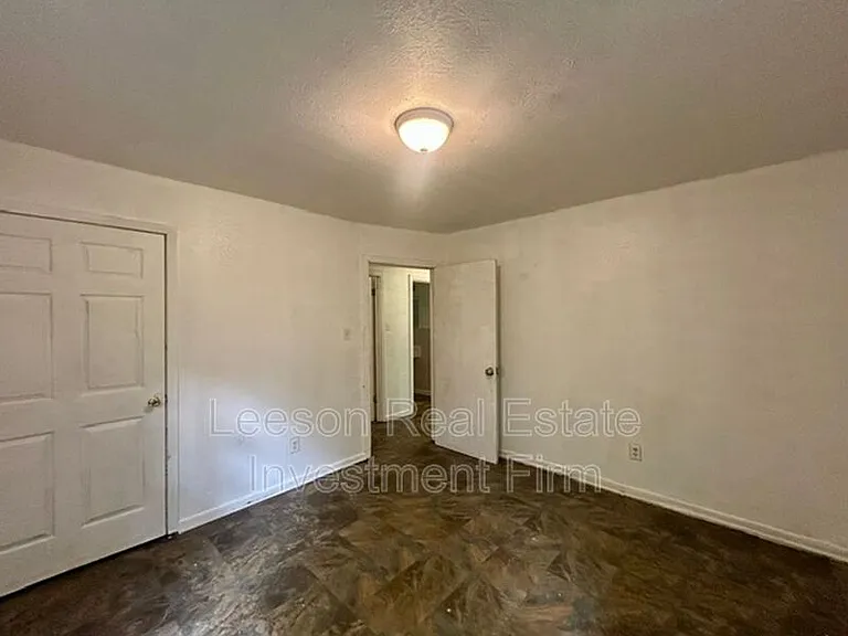 307 W 71st St — Photo 11