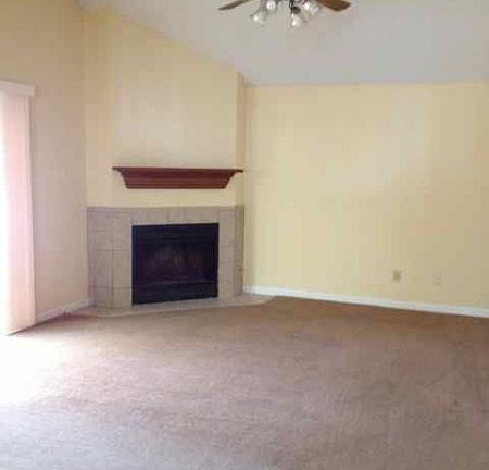 http://www.propertyboss.net/CustomerImages/DKREALTY_91486/media/Properties/Corners%20Circle%201942/zsmall_IMG_0257.jpg