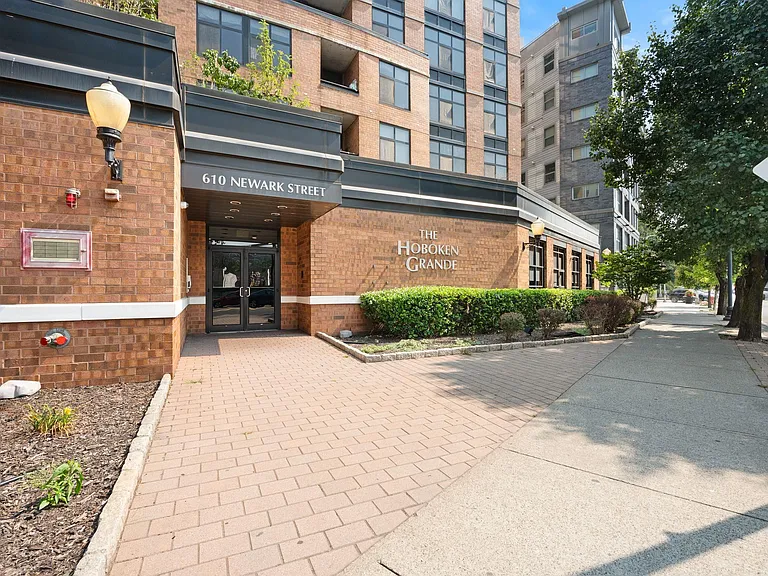 610 Newark St #7A — Photo 31