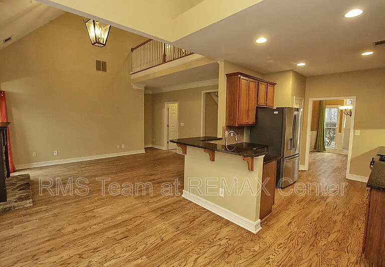 1360 Eastgate Ct SE — Photo 13