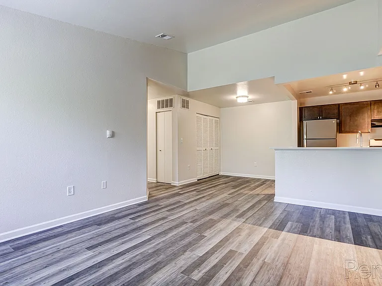 Fountain Park Apartments — Photo 5
