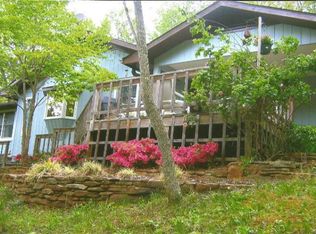 220 Lake Rd, Franklin, NC 28734