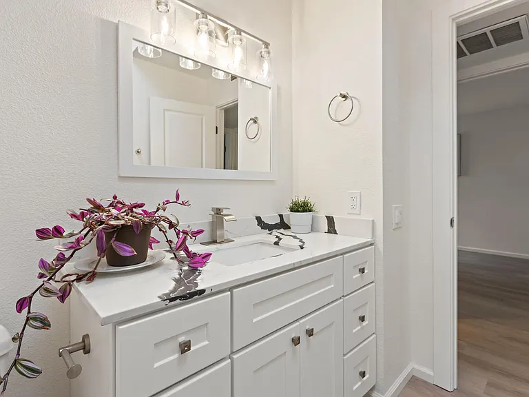 1577 Drake Dr — Photo 13