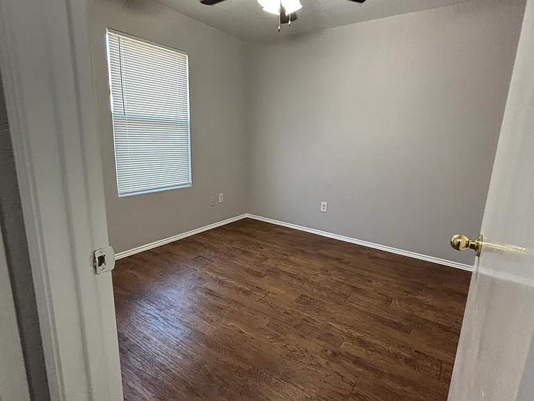 8040 Doreen Ave #1 — Photo 4