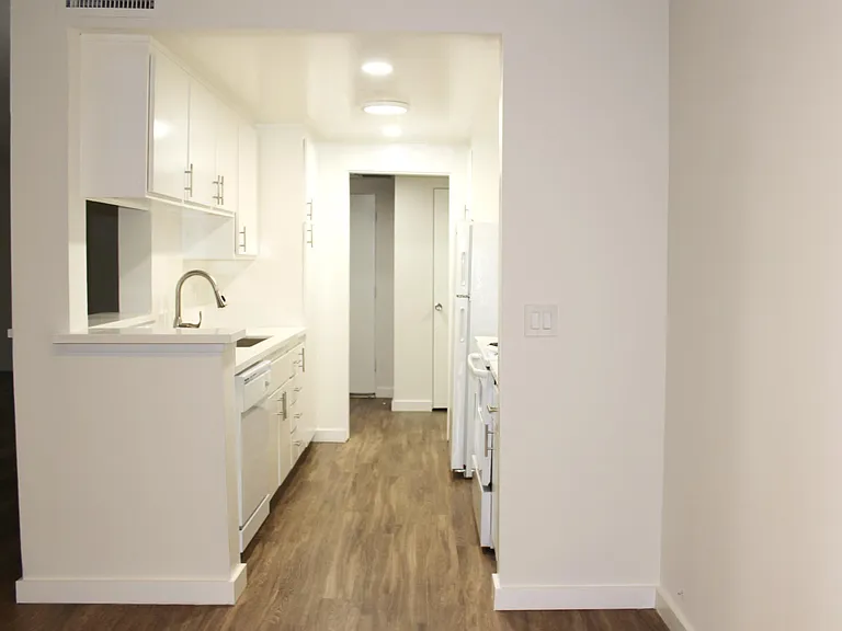 Kiowa Apartments — Photo 12