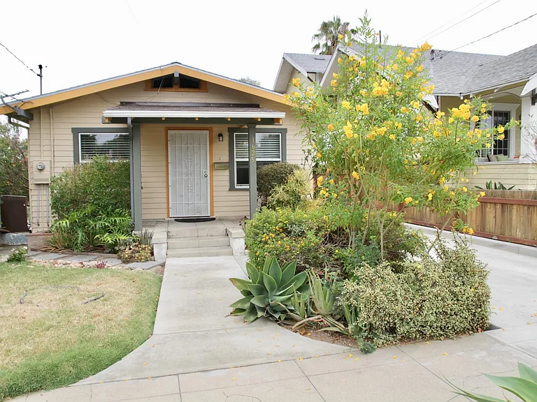 1625 Grove St — Photo 5