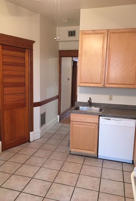 1st image of 3510 N Sheffield Ave APT 3K