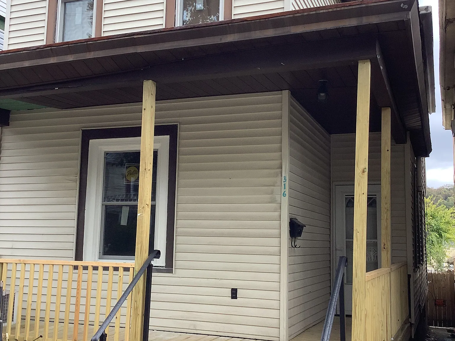 Washington Ave, Charleroi — Photo 1